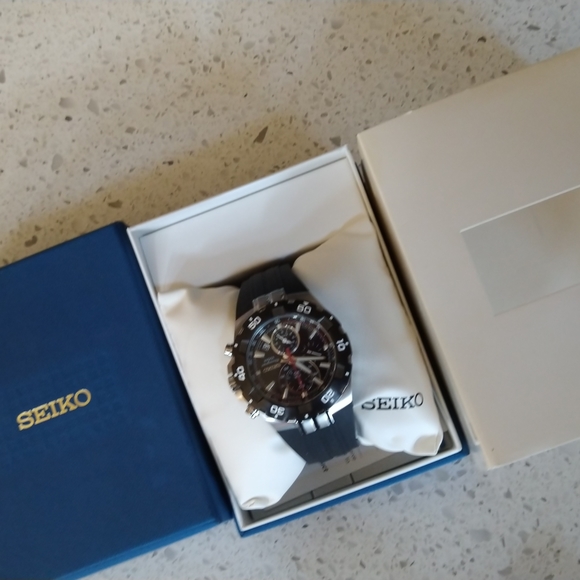 New in Box Seiko SNAD61ND Chrono Alarm Seiko Watch+Bonuses - Picture 5 of 5